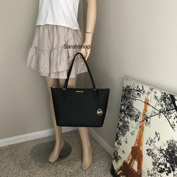 🌼Michael Kors Set - Picture 8 of 16